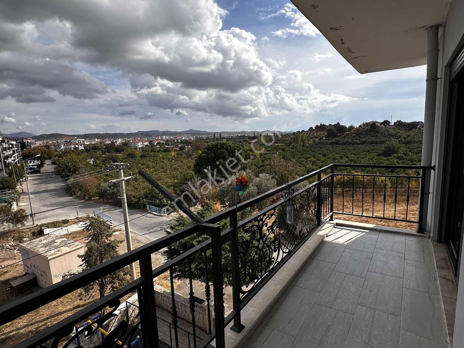 Seferihisarın En Geniş Dairelesi 4+2teraslı Önü Kapanmaz Manzara — fotoğraf 4