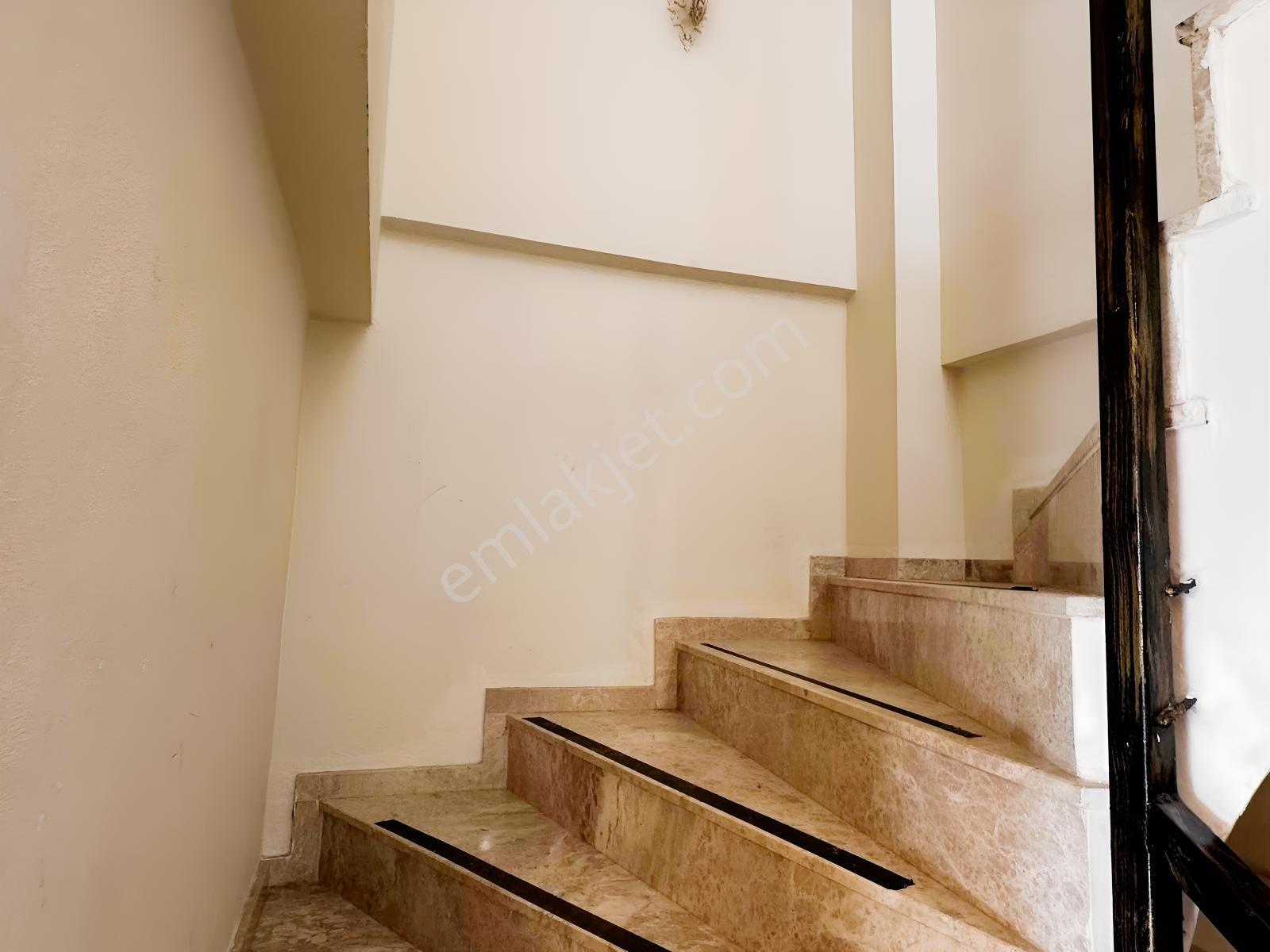Seferihisarın En Geniş Dairelesi 4+2teraslı Önü Kapanmaz Manzara — fotoğraf 28