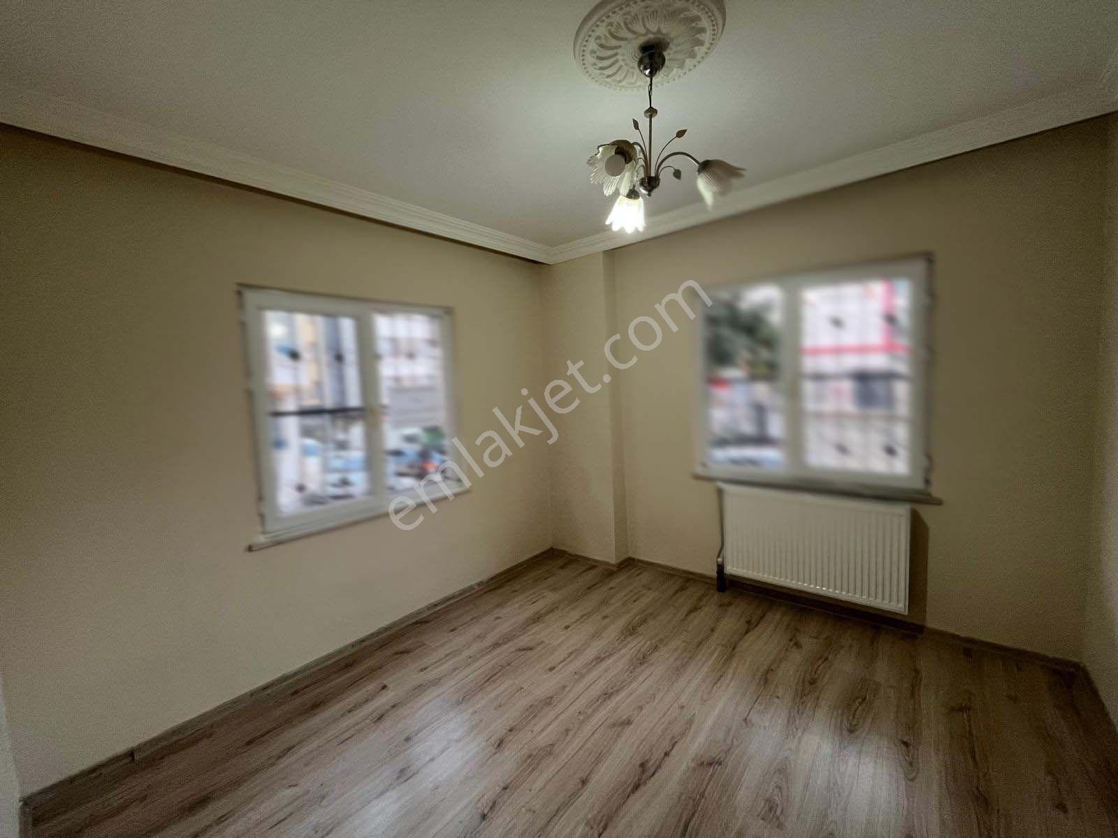 Serhat Mahallesinde Satılık 2+1 Daire — fotoğraf 3