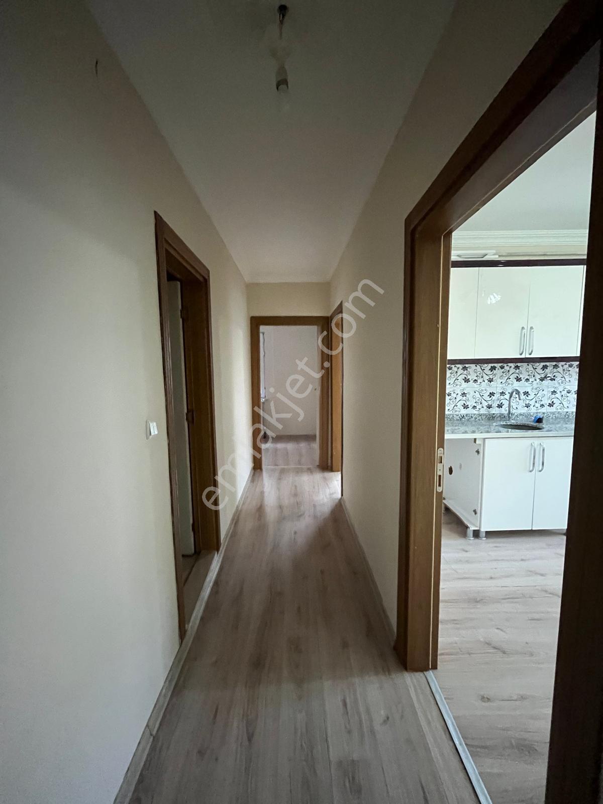 Serhat Mahallesinde Satılık 2+1 Daire — fotoğraf 7