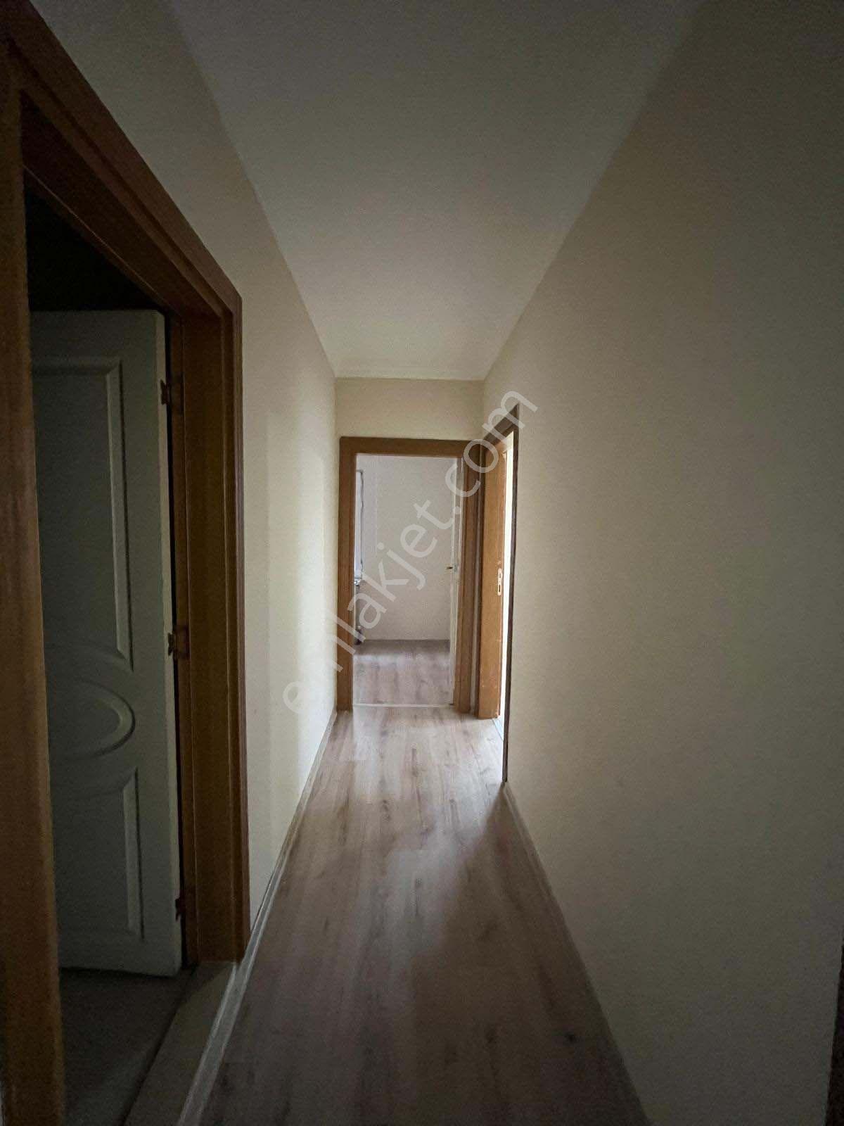Serhat Mahallesinde Satılık 2+1 Daire — fotoğraf 8