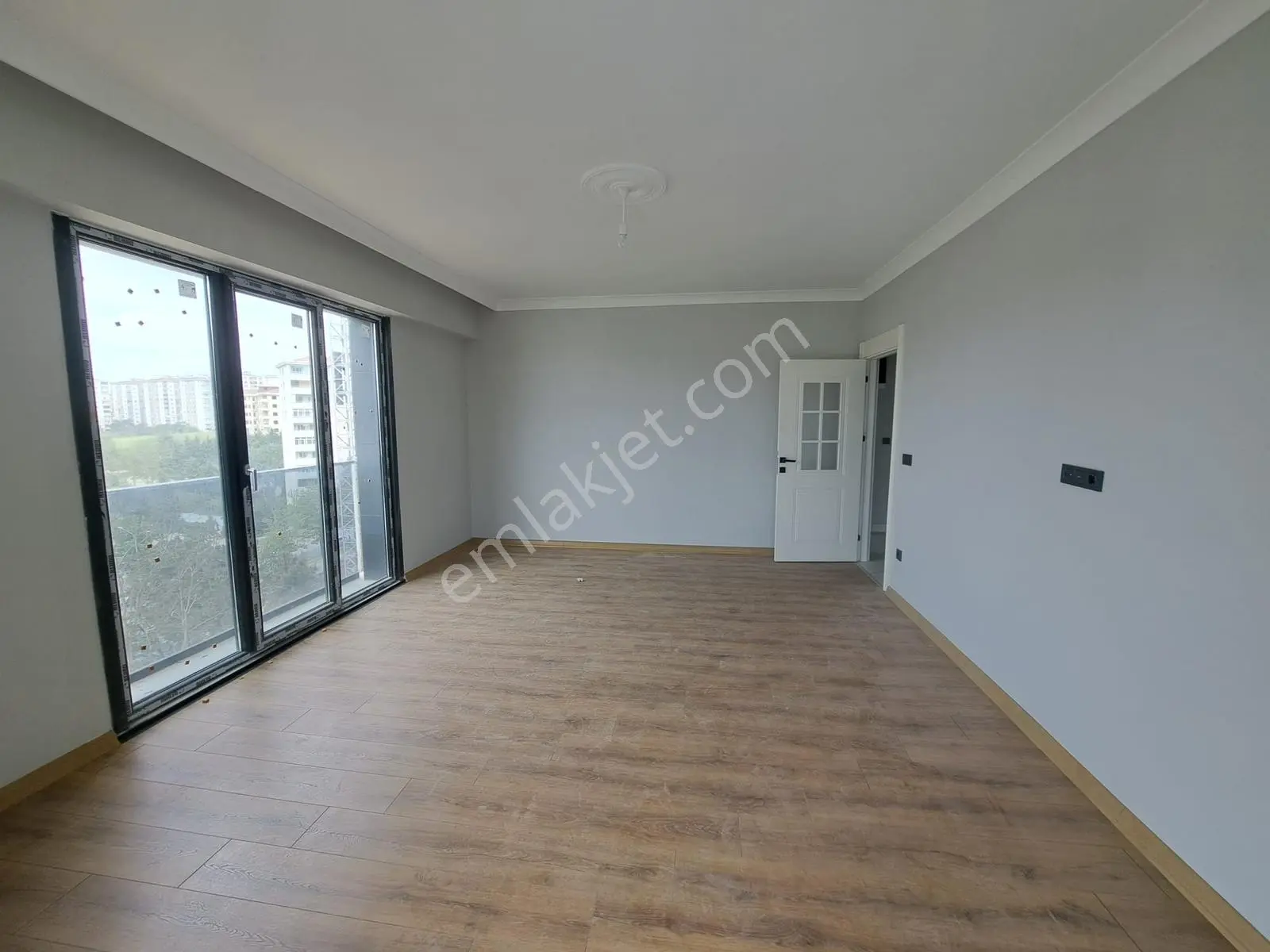 Nesrin Emlak'tan Cadde Üzeri Merkezde Ara Kat Daire 2+1 — fotoğraf 14