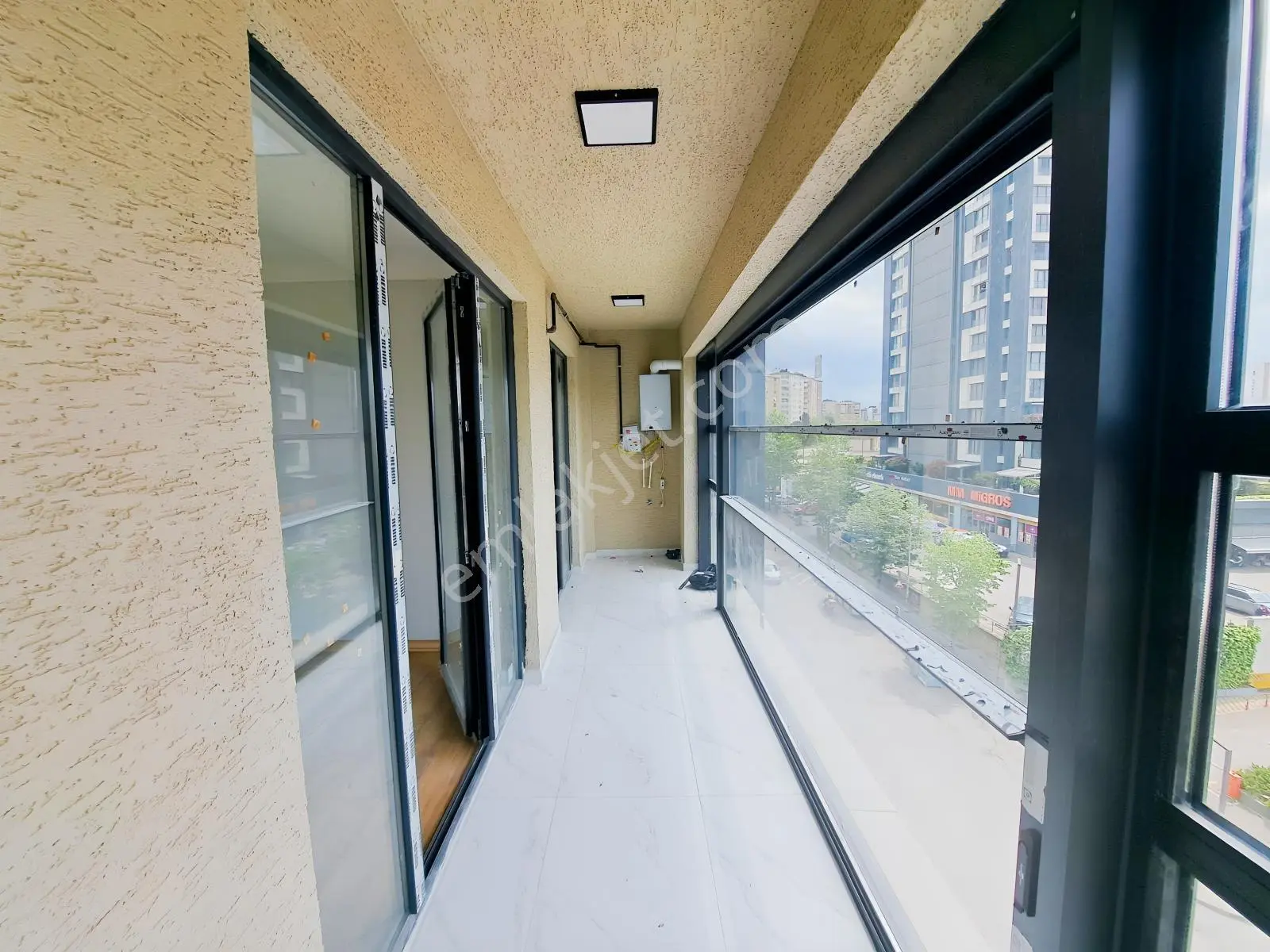 Nesrin Emlak'tan Cadde Üzeri Merkezde Ara Kat Daire 2+1 — fotoğraf 19