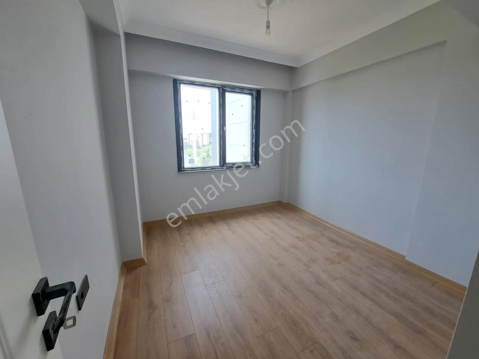 Nesrin Emlak'tan Cadde Üzeri Merkezde Ara Kat Daire 2+1 — fotoğraf 20