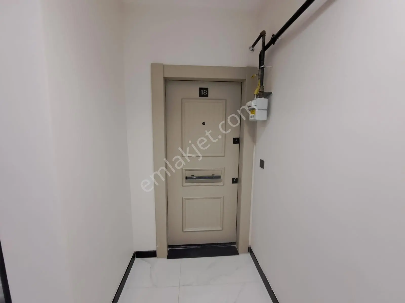Nesrin Emlak'tan Cadde Üzeri Merkezde Ara Kat Daire 2+1 — fotoğraf 24