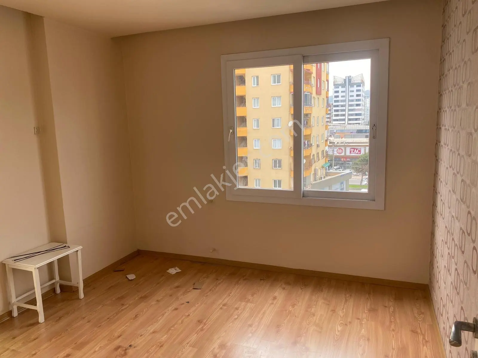 Menderes Mah'de Merkezi Konumlu Satılık 3+1 Daire — fotoğraf 5
