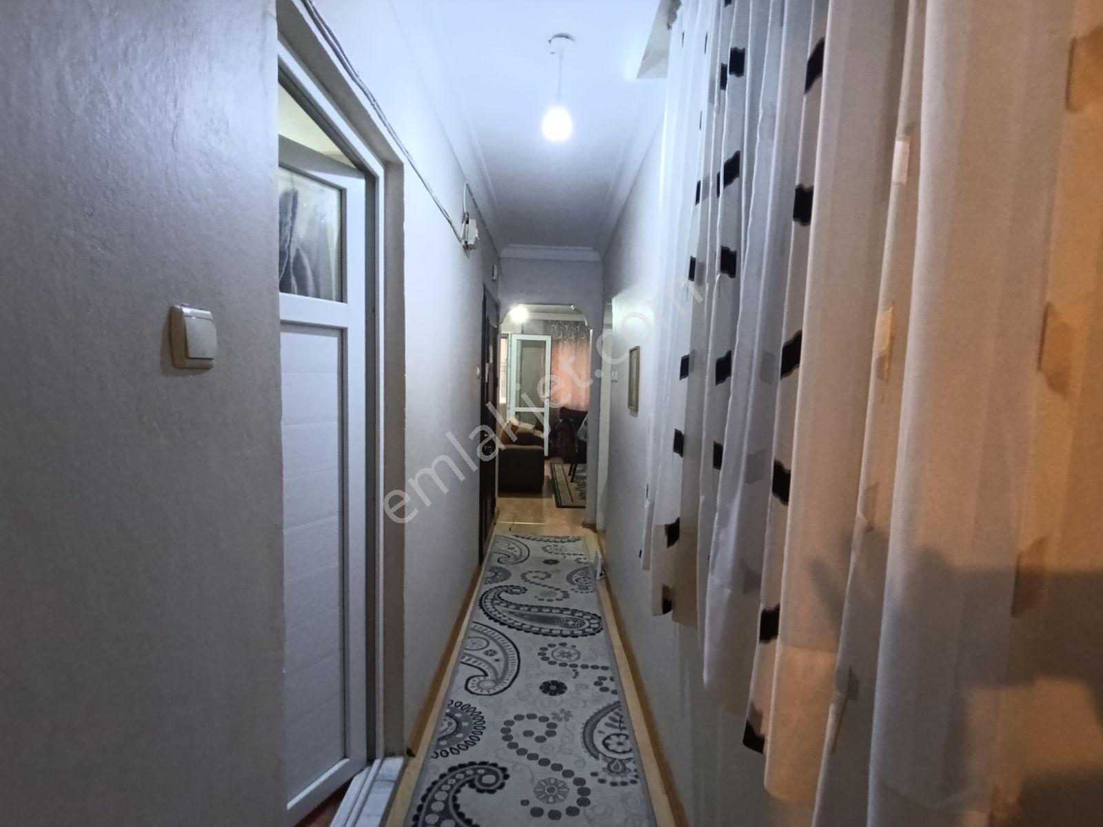 Alsancak Merkezinde Satılık 2+1 — fotoğraf 5