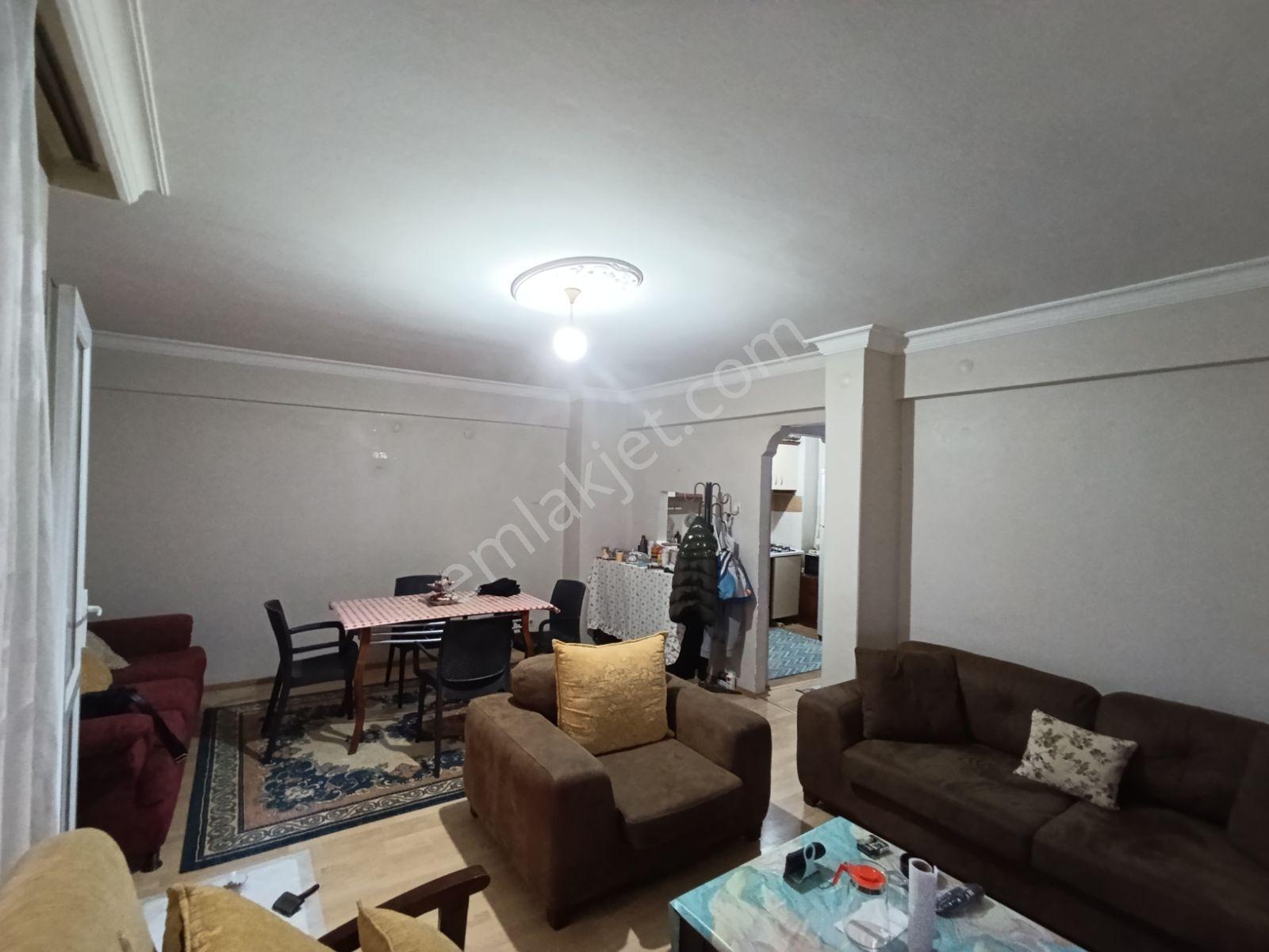 Alsancak Merkezinde Satılık 2+1 — fotoğraf 7