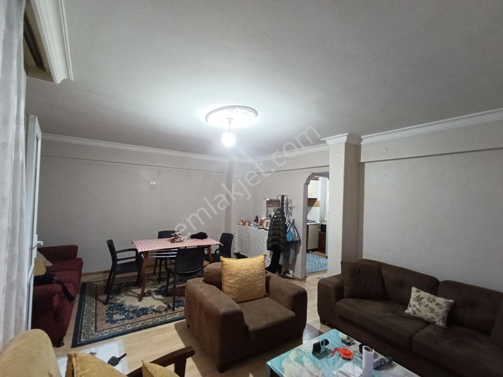 Alsancak Merkezinde Satılık 2+1 — fotoğraf 8