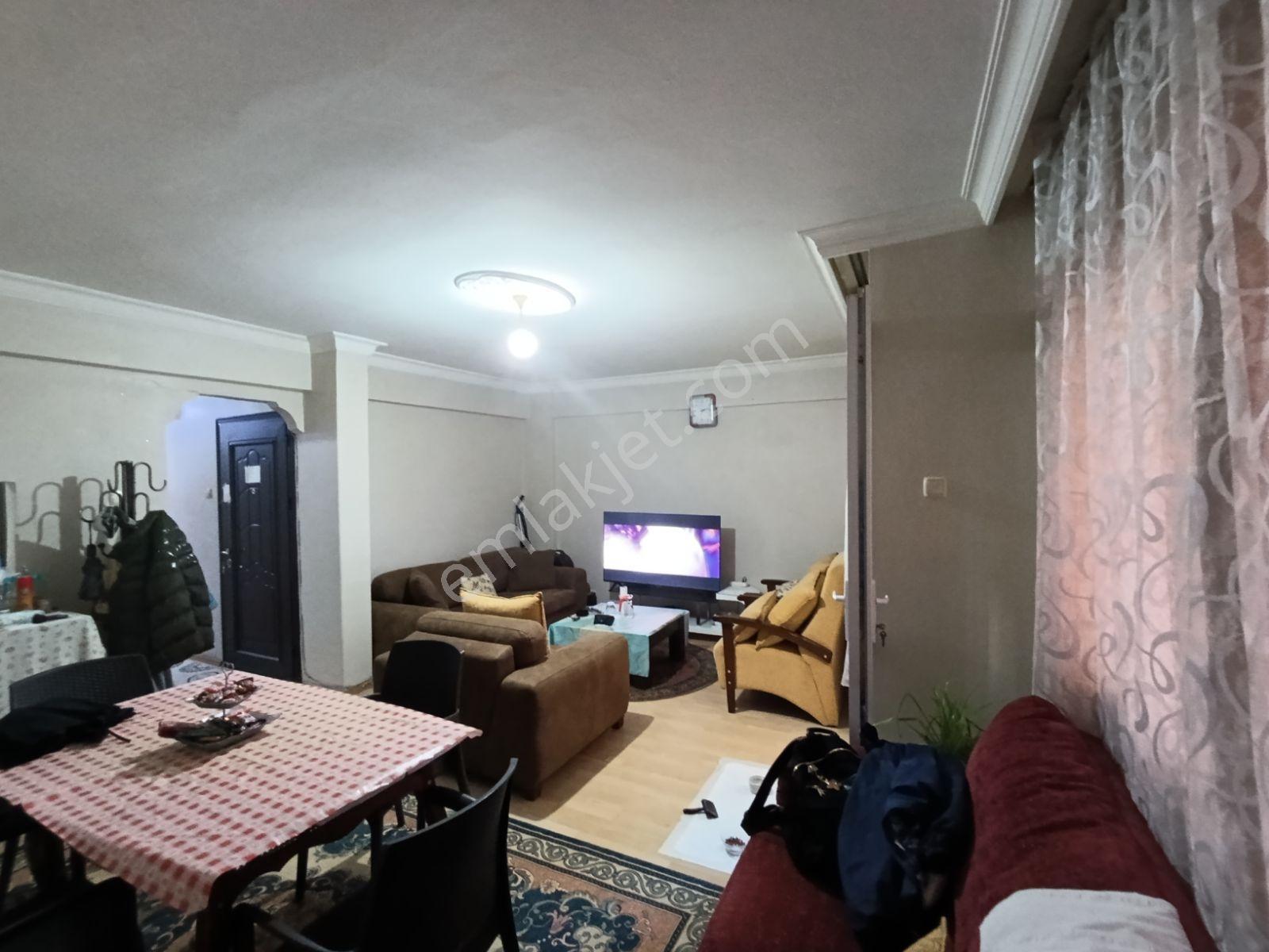 Alsancak Merkezinde Satılık 2+1 — fotoğraf 9