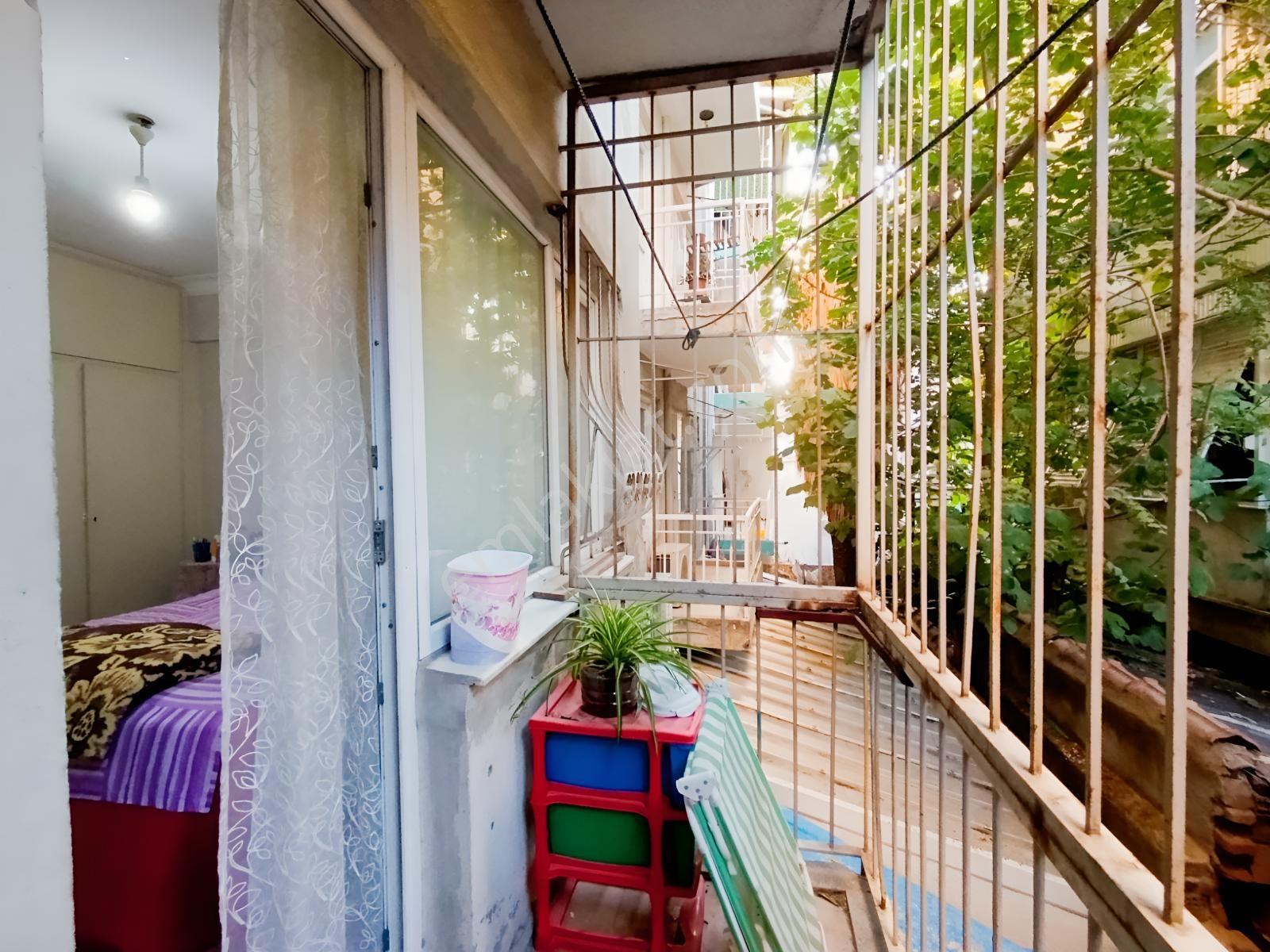 Alsancak Merkezinde Satılık 2+1 — fotoğraf 10