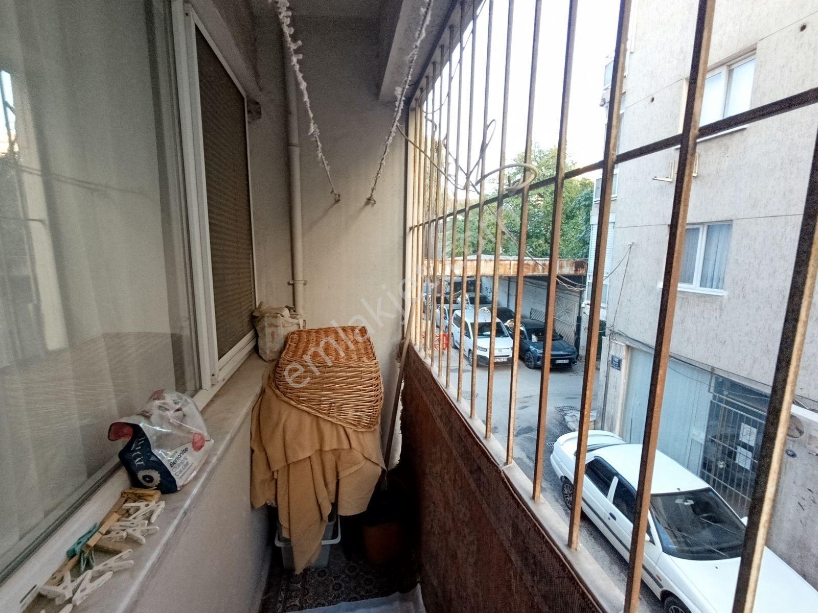 Alsancak Merkezinde Satılık 2+1 — fotoğraf 12