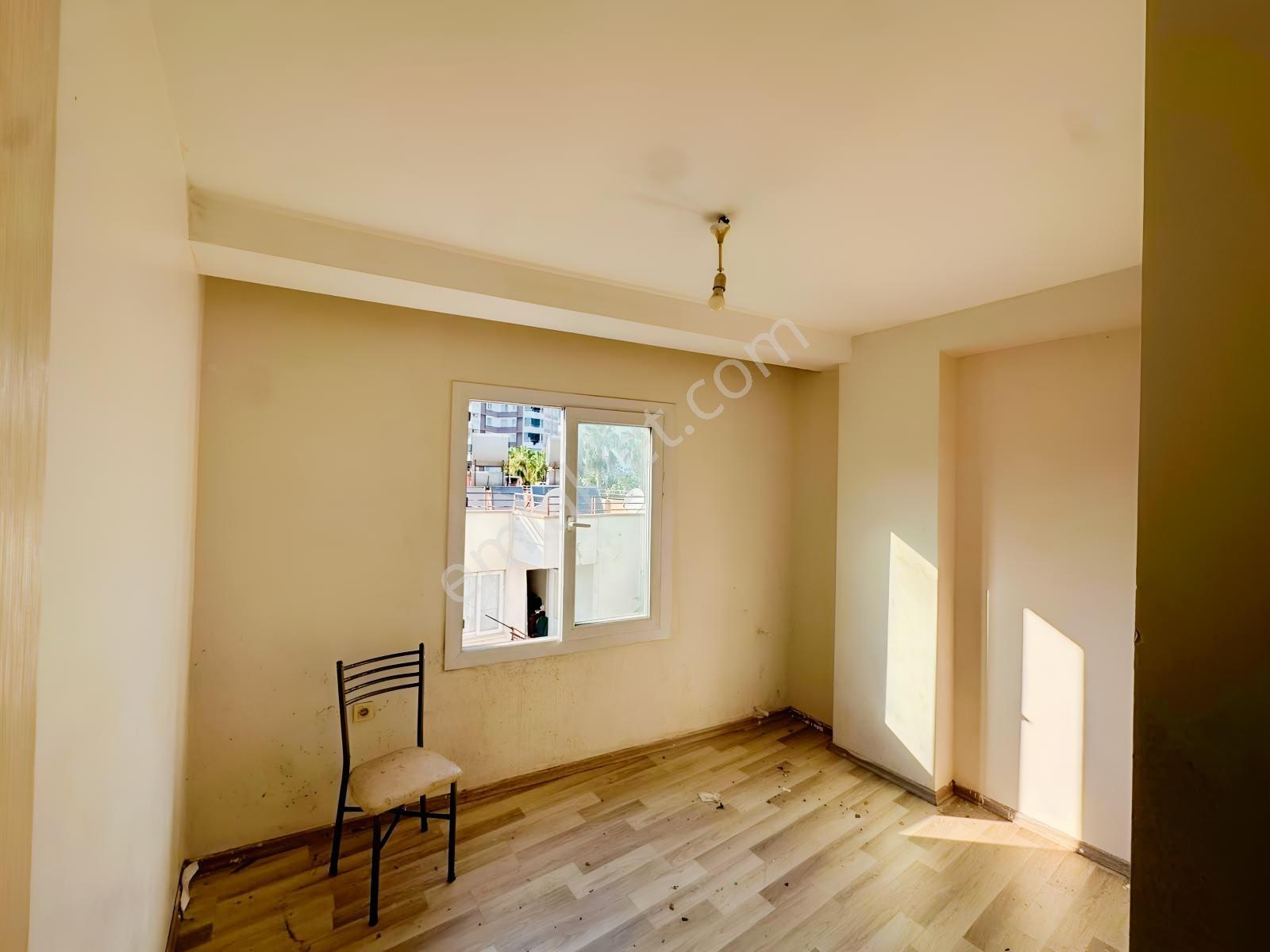 Aydın'dan İstiklal Caddesinde 2+1 Fırat Satılık Daire — fotoğraf 2