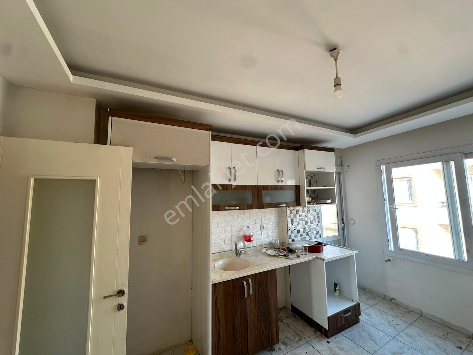 Aydın'dan İstiklal Caddesinde 2+1 Fırat Satılık Daire — fotoğraf 5
