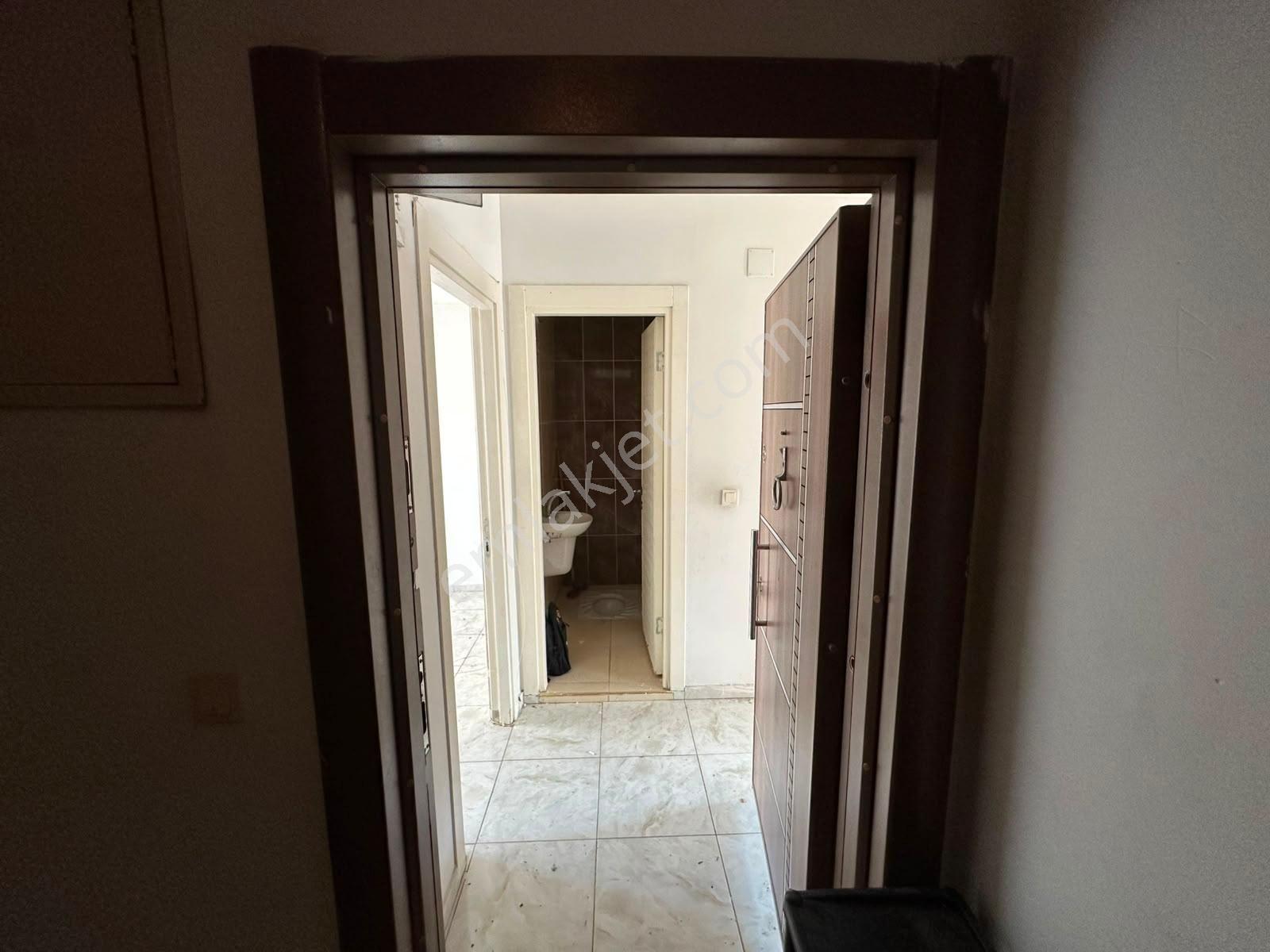 Aydın'dan İstiklal Caddesinde 2+1 Fırat Satılık Daire — fotoğraf 9