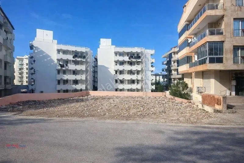 Kuşadası Merkezde 4 Kat Turizm İmarlı 320 M2 Arsa