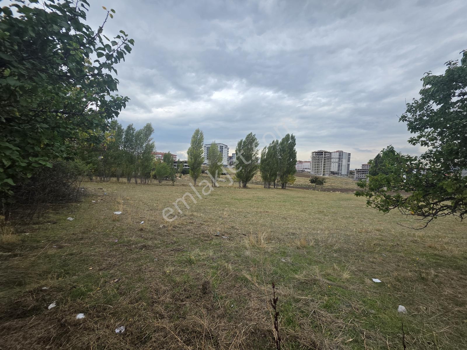 Akbal'dan Cadde Dibi Bir Daire Getirili 160m2 Satılk İmarlı Arsa — fotoğraf 6