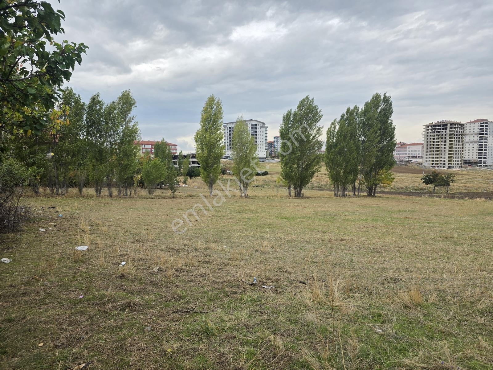 Akbal'dan Cadde Dibi Bir Daire Getirili 160m2 Satılk İmarlı Arsa — fotoğraf 14