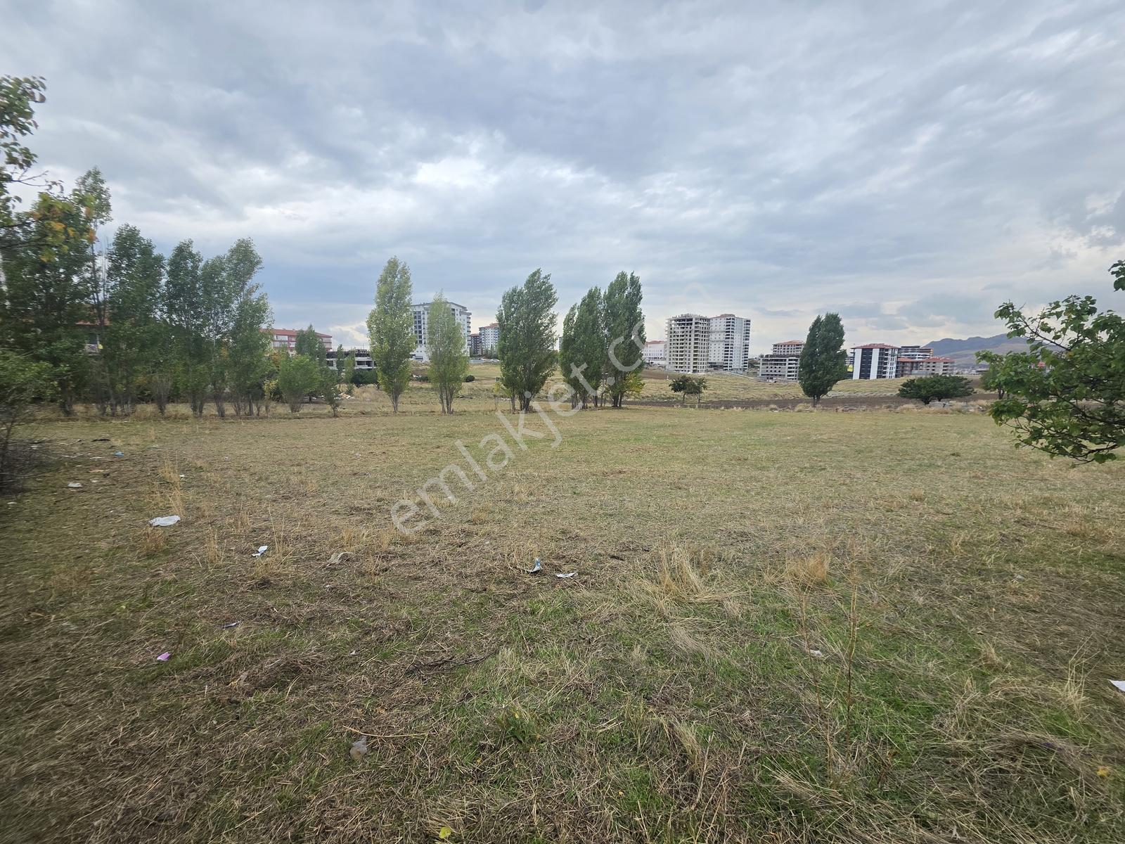 Akbal'dan Cadde Dibi Bir Daire Getirili 160m2 Satılk İmarlı Arsa — fotoğraf 15