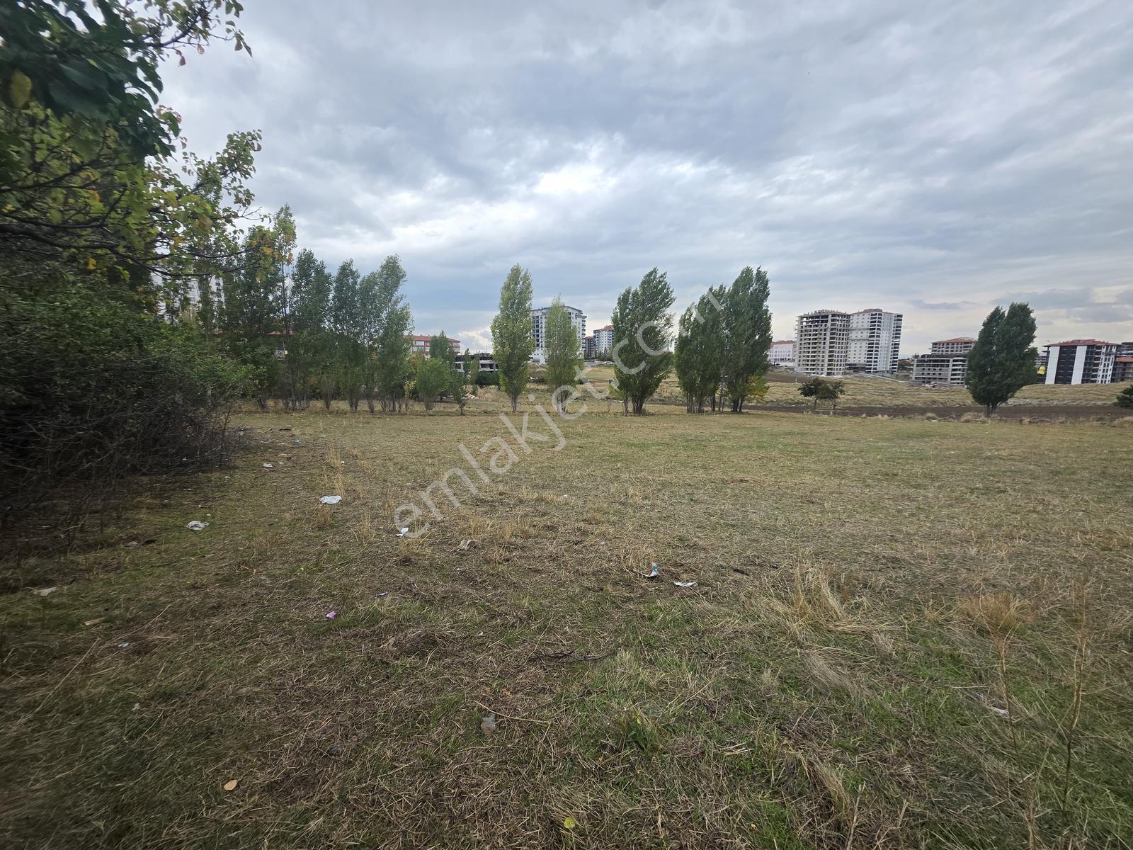 Akbal'dan Cadde Dibi Bir Daire Getirili 160m2 Satılk İmarlı Arsa — fotoğraf 16