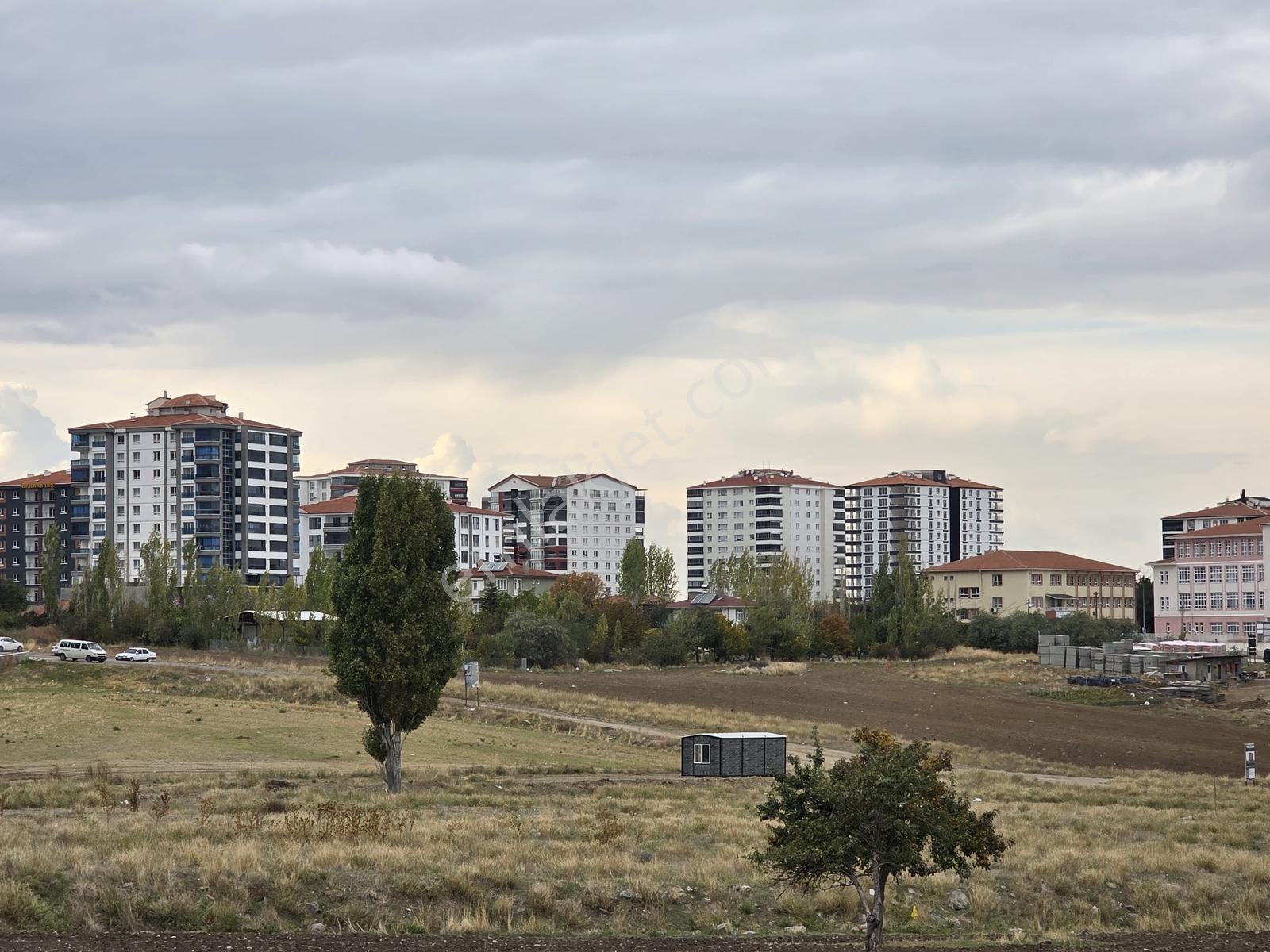 Akbal'dan Cadde Dibi Bir Daire Getirili 160m2 Satılk İmarlı Arsa — fotoğraf 24