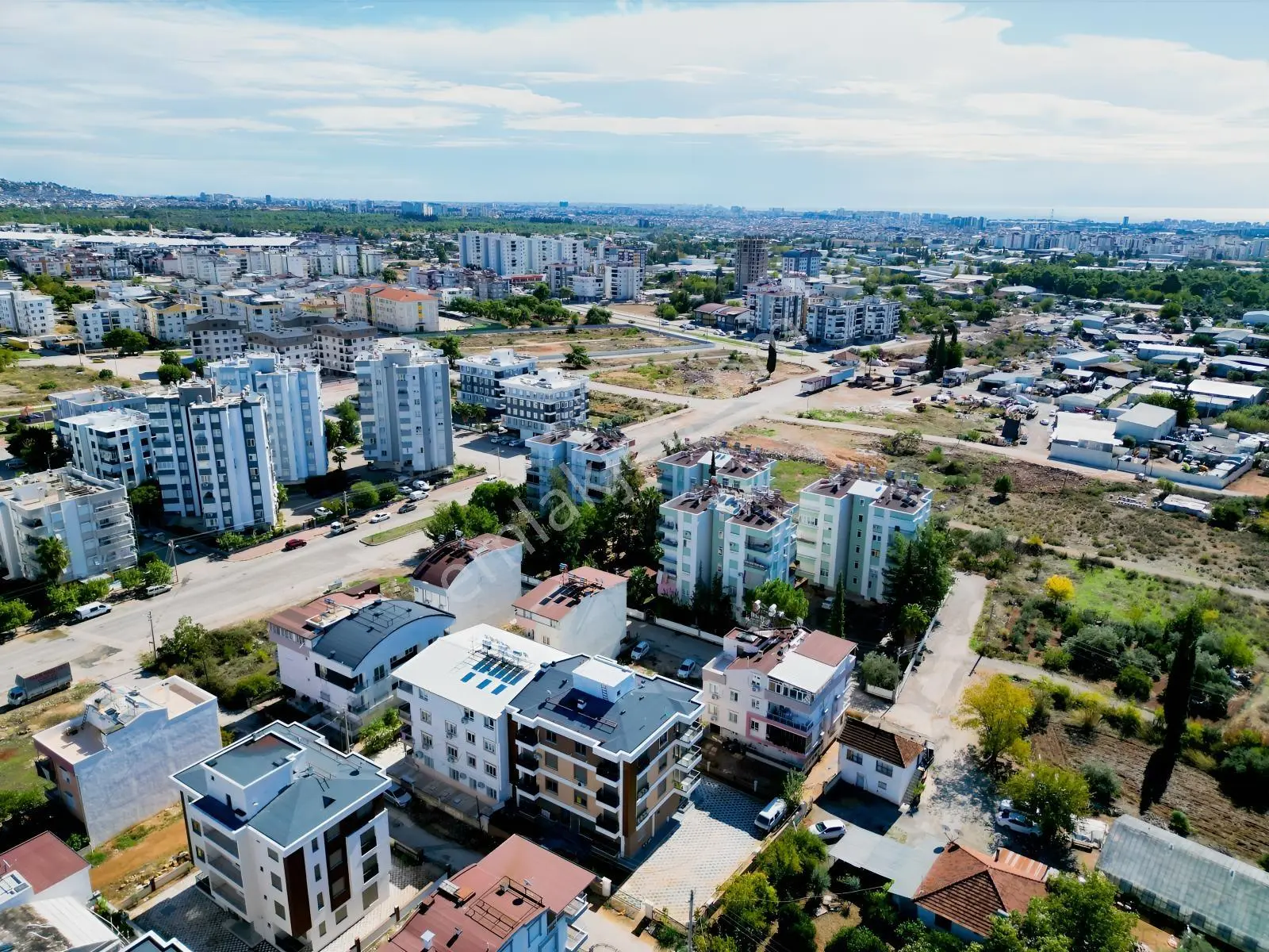 Antalya Ünsal Mh'de Satılık 241m2 Arsa — fotoğraf 3