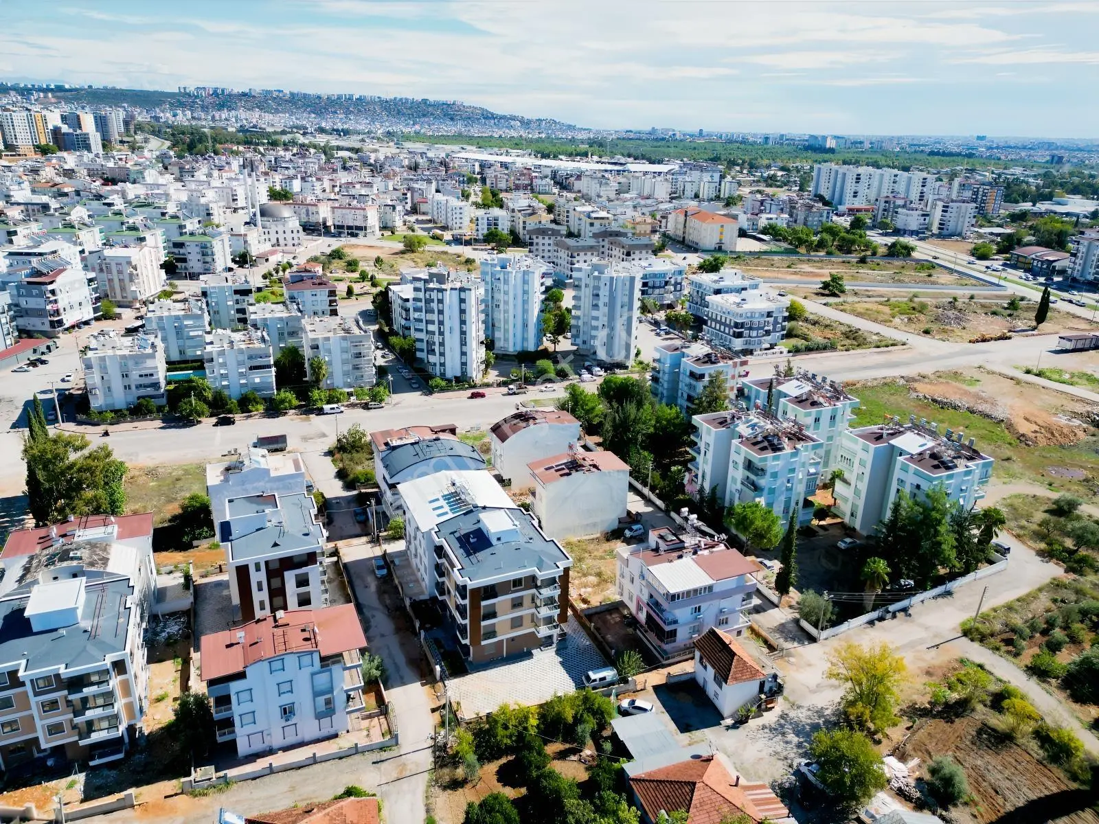 Antalya Ünsal Mh'de Satılık 241m2 Arsa — fotoğraf 4