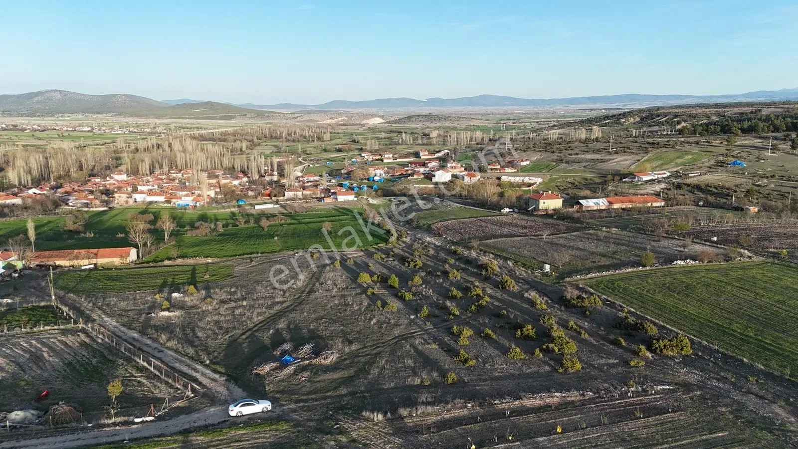 Kütahya / Emet /501 M² İmarlı Arsa Müstakil Tapu — fotoğraf 2