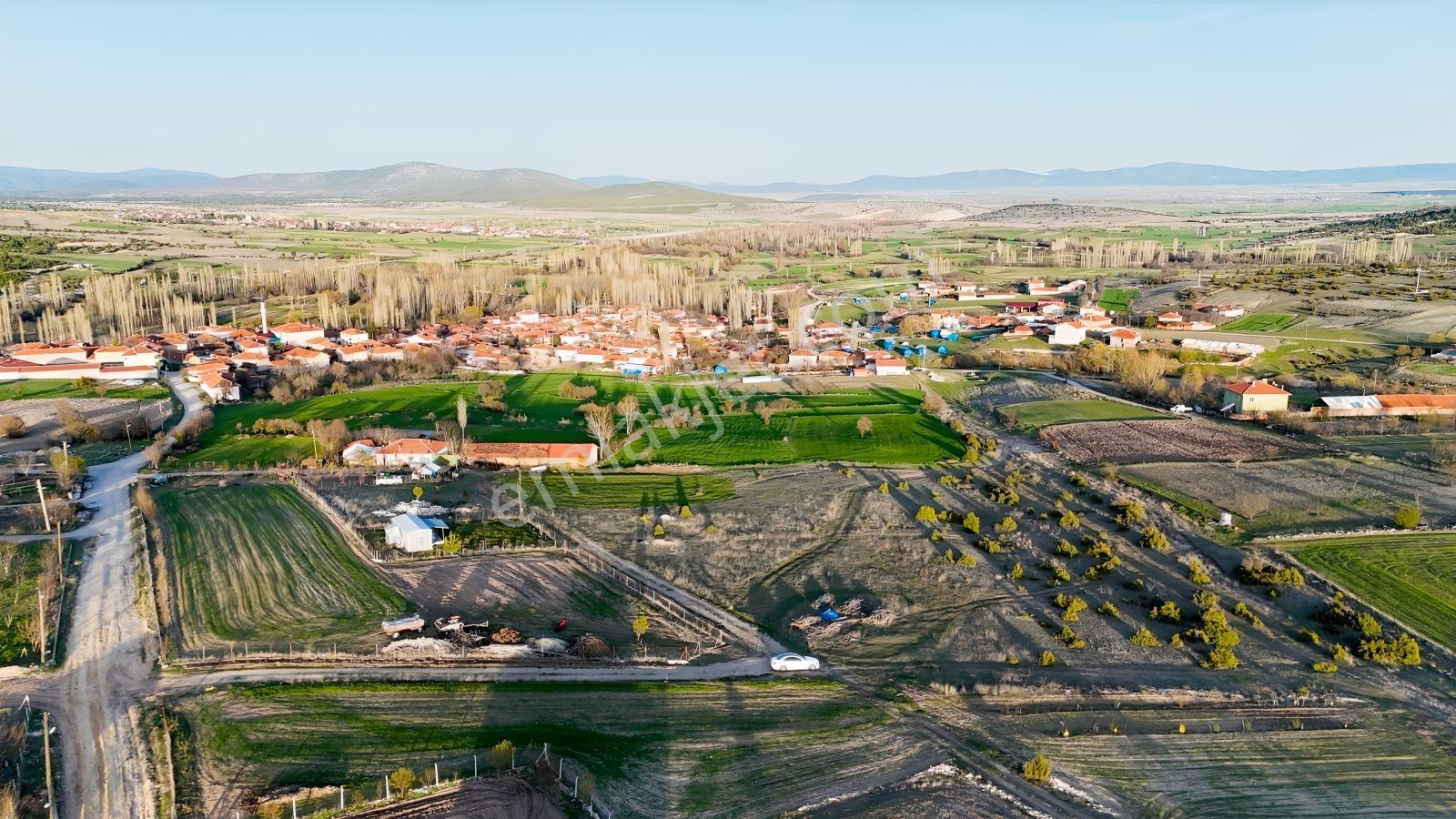 Kütahya / Emet /501 M² İmarlı Arsa Müstakil Tapu — fotoğraf 3