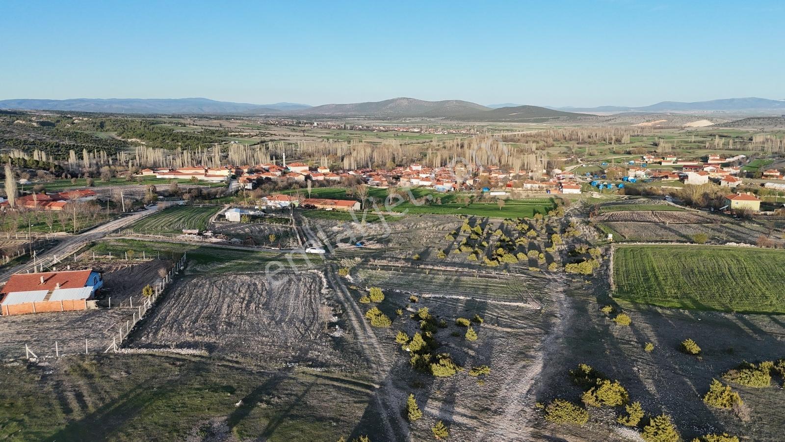 Kütahya / Emet /501 M² İmarlı Arsa Müstakil Tapu — fotoğraf 4