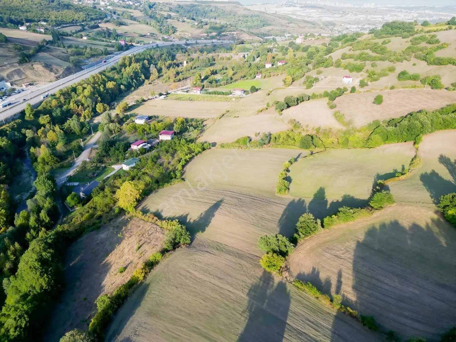 Hisar'dan İlkadım Kapaklıda İmara Yakın Ankara Yoluna 500m Arazi — fotoğraf 3