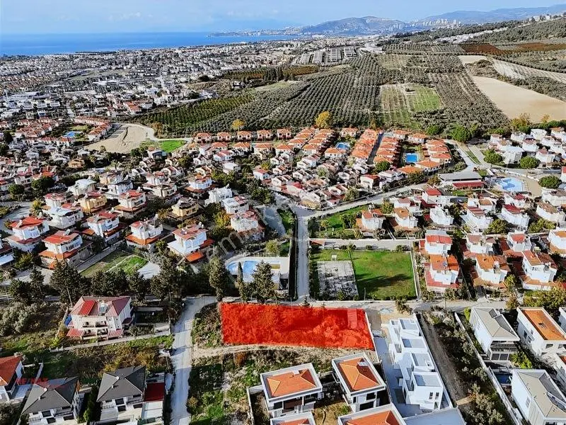 Kuşadası Soğucak 600m2 İmarlı Köşe Konum Arsa. — fotoğraf 3