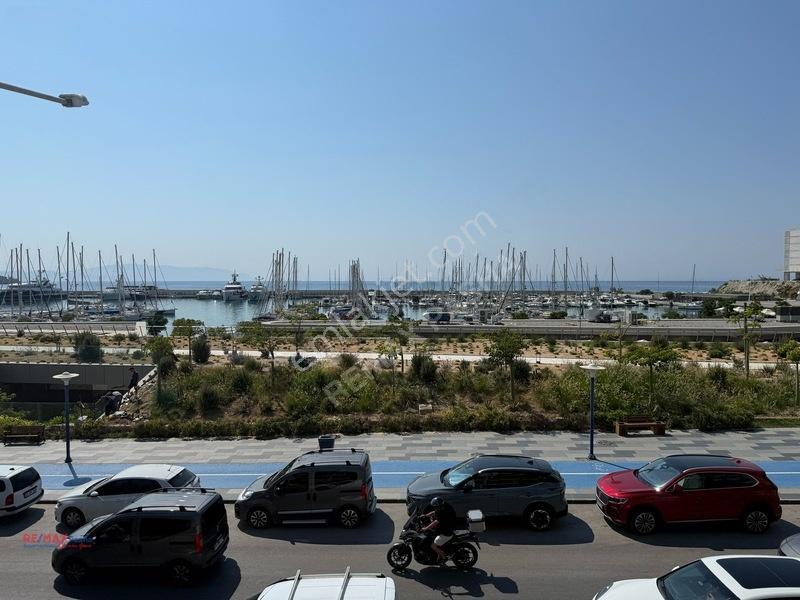 Kuşadası Marinada Deniz Manzaralı, Geniş Ve Ferah 4+1 Daire — fotoğraf 4
