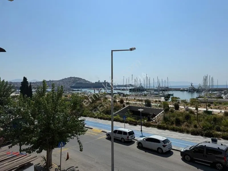 Kuşadası Marinada Deniz Manzaralı, Geniş Ve Ferah 4+1 Daire — fotoğraf 28