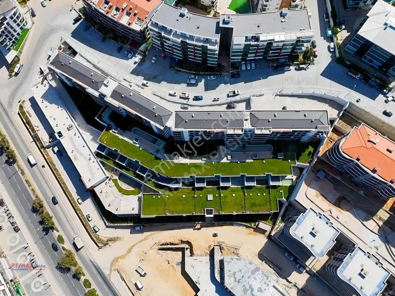 Kuşadası Değirmendere Mevkii Bahçeli 1+1 Satılık Loft Daire... — fotoğraf 2