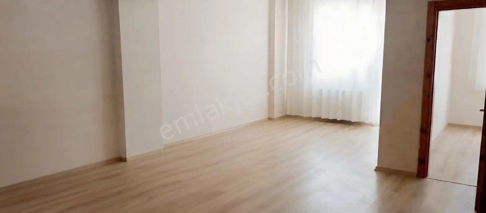 Batıkent Te Komple Bina Arsası İle Birlikte — fotoğraf 3