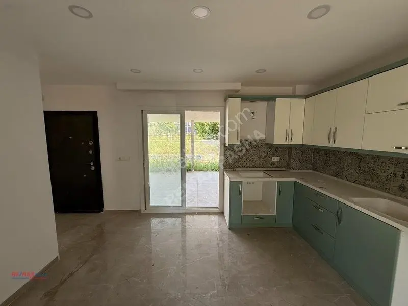 Özkent Sitesi Yeni Yapım Denize Yakın Özel Havuzlu 3+1 Villa — fotoğraf 13