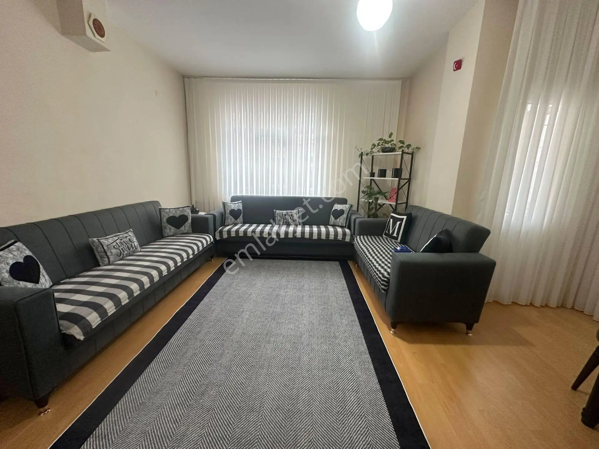 Mertcan'dan Orta Mah. Balkonlu 2+1 Geniş Satılık Daire — fotoğraf 3