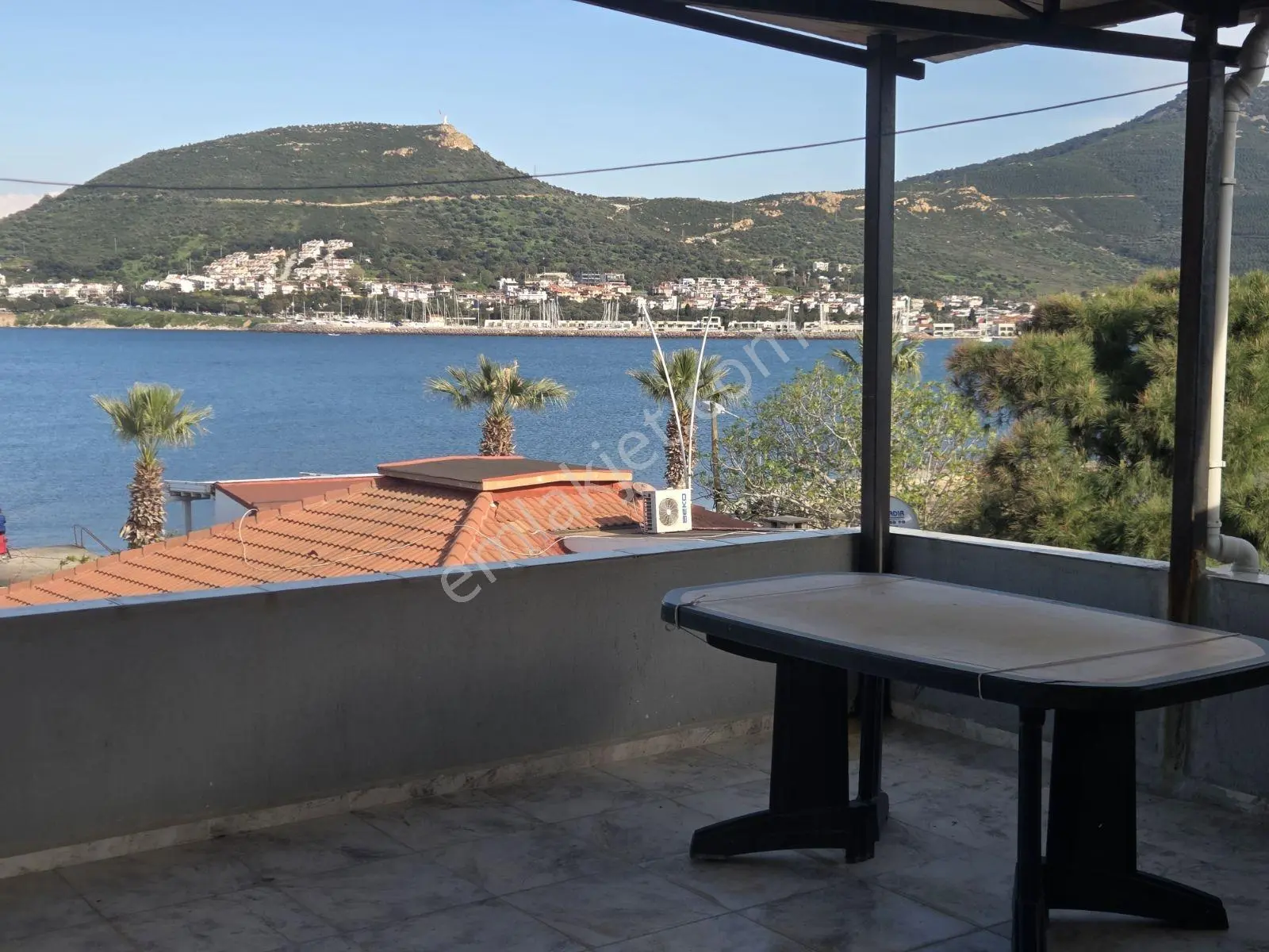 Yenifoça Burunucu'nda Denize Sıfır Satılık 2+1 Daire — fotoğraf 2