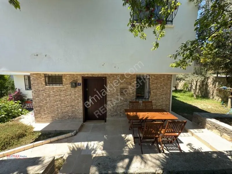 Satılık Genış Bahçe Kullanımlı Köşe Konumlu Ferah 4+1 Vılla — fotoğraf 8
