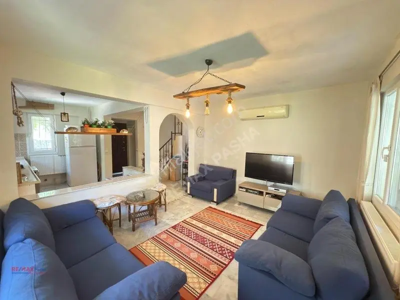 Satılık Genış Bahçe Kullanımlı Köşe Konumlu Ferah 4+1 Vılla — fotoğraf 15
