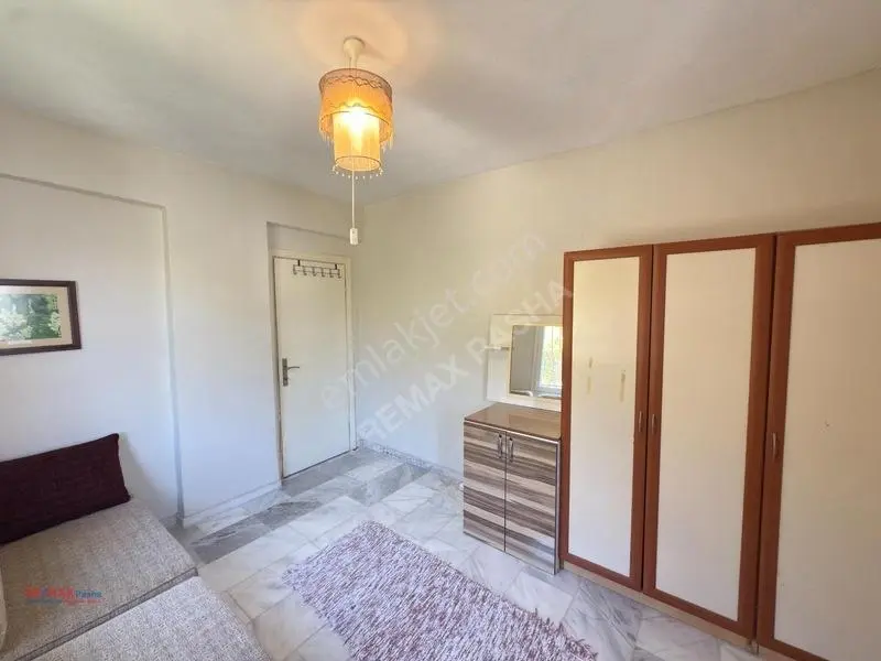 Satılık Genış Bahçe Kullanımlı Köşe Konumlu Ferah 4+1 Vılla — fotoğraf 16