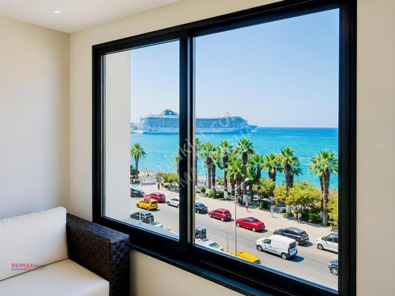 Kuşadası Liman Ve Marina Manzaralı, 275m2, 3+2 Çatı Dubleks — fotoğraf 12