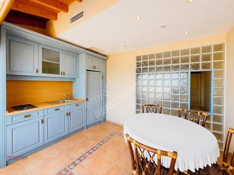 Kuşadası Liman Ve Marina Manzaralı, 275m2, 3+2 Çatı Dubleks — fotoğraf 20