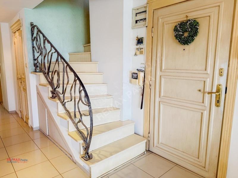 Kuşadası Liman Ve Marina Manzaralı, 275m2, 3+2 Çatı Dubleks — fotoğraf 31