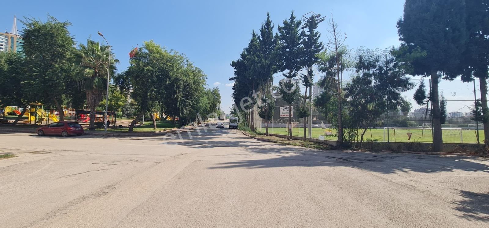 2000 Evlerin En Güzel Bölgesinde Kapalı Mutfak Satılık 3+1 — fotoğraf 2