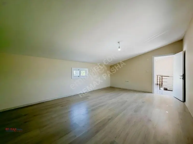 Kuşadası Merkezde Geniş Teraslı Ferah 4+1 Dubleks Satışta... — fotoğraf 12