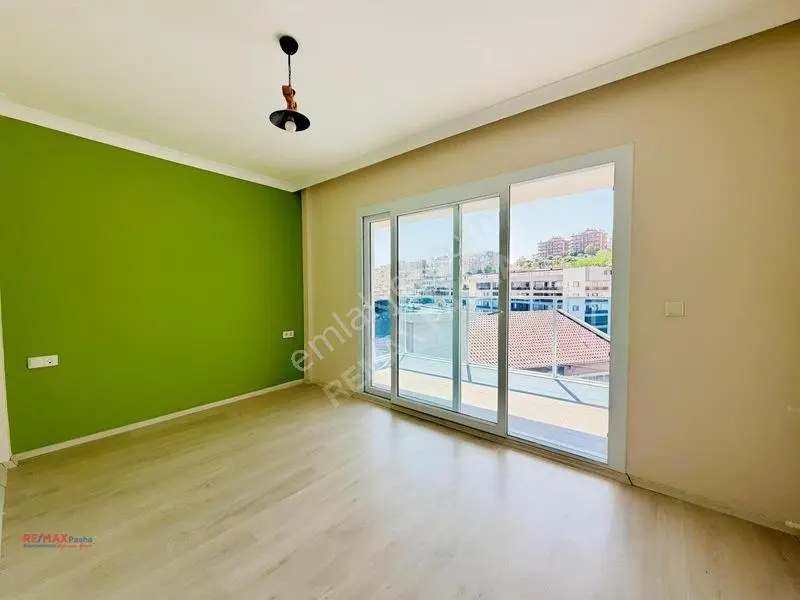 Kuşadası Merkezde Geniş Teraslı Ferah 4+1 Dubleks Satışta... — fotoğraf 28