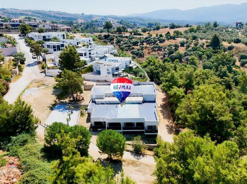 Kuşadası Soğucak'Ta Eşyalı Satılık 2+1 Daireler (3 Adet) Ve 1+1