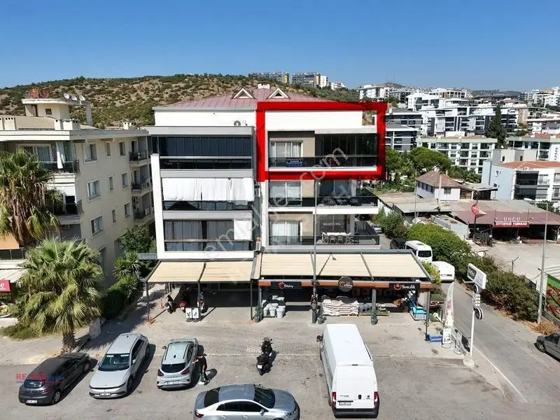 Kuşadası Kirazlı Yolu Ana Cadde Üzerinde, Satılık 3+1 Geniş Çatı — fotoğraf 7